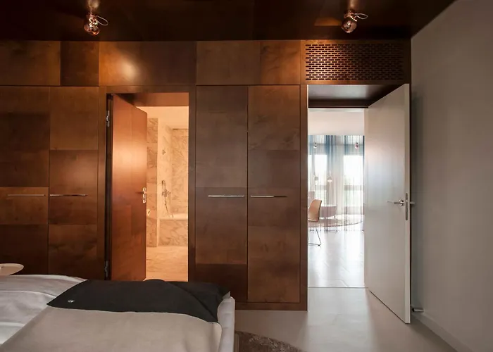 EMA House Hotel Suites
